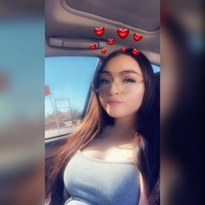 Meet your Posher, Mirella